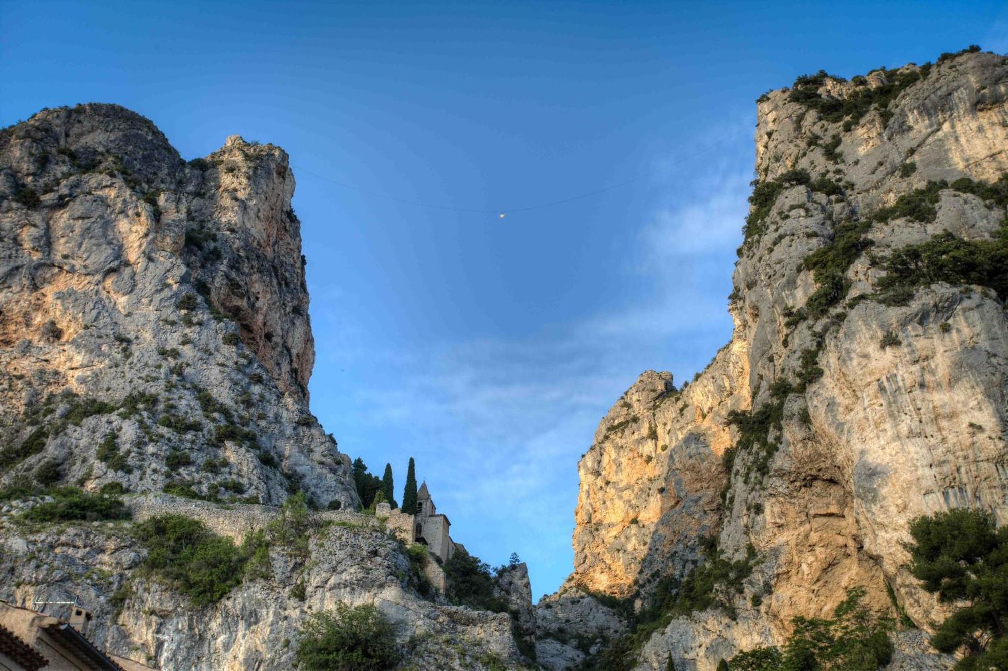 Апартаменти La Bonne Etoile - The Good Star Мустьє-Сент-Марі Номер фото